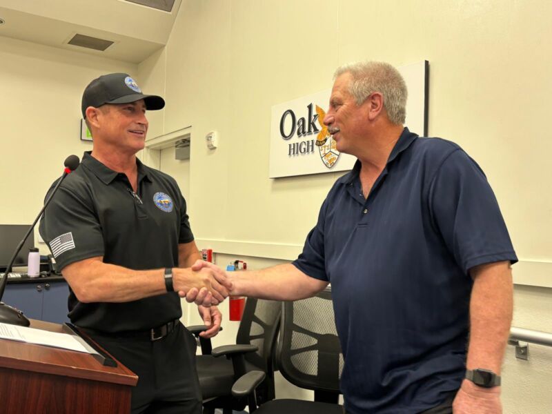 Image for the Tweet beginning: Last night at the Oak