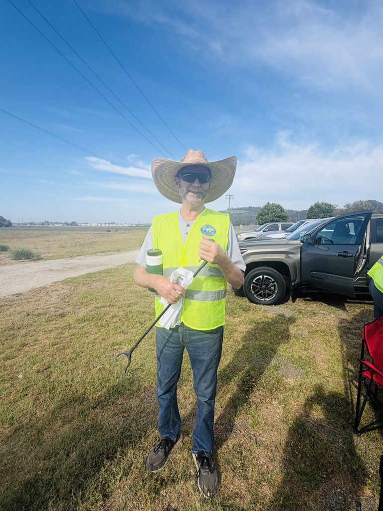 Image for the Tweet beginning: Somis Community Clean Up happening