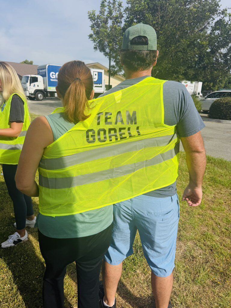 Image for the Tweet beginning: Somis Community Clean Up happening